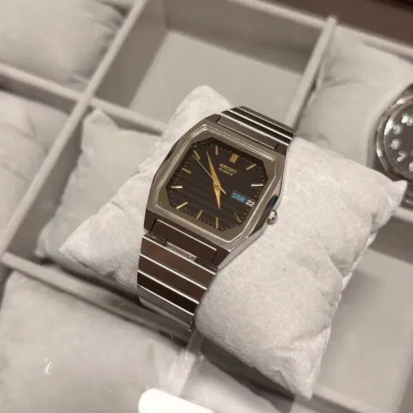 세이코 탱크 쿼츠 흑판 빈티지 시계 33mm